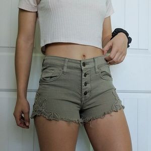 ARMY GREEN CUTOFF DENIM SHORTS